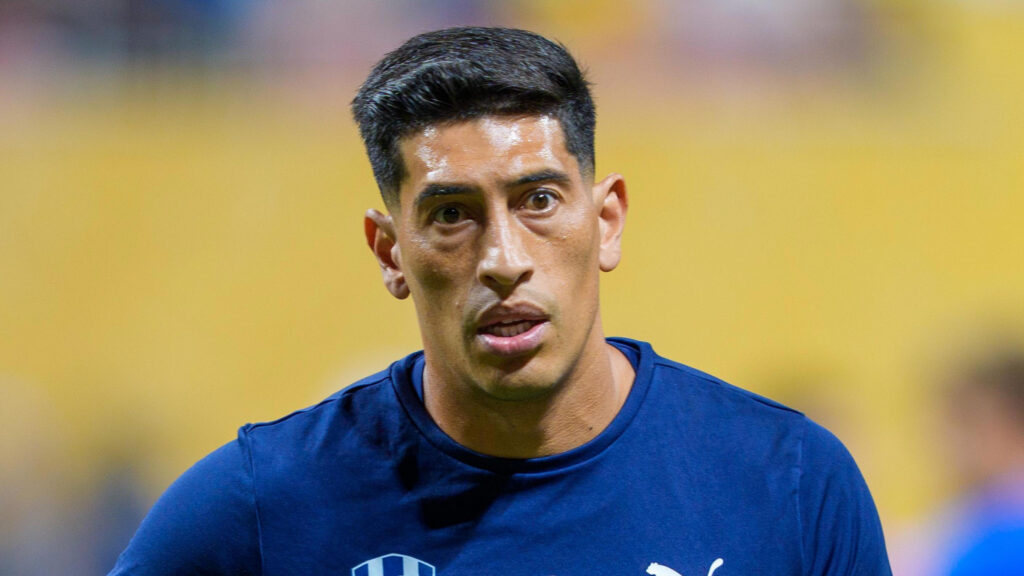 Zaragoza keeper Esteban Andrada banned for 13 games for punching rival