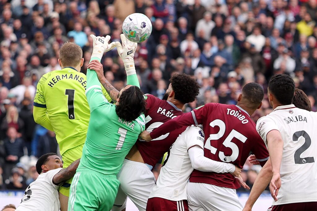 West Ham set to contact referee body over disallowed goal against Arsenal