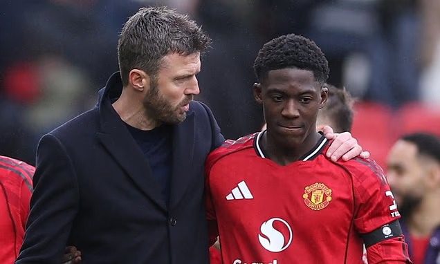Mainoo speaks on previous United struggles and "fighting' for Carrick