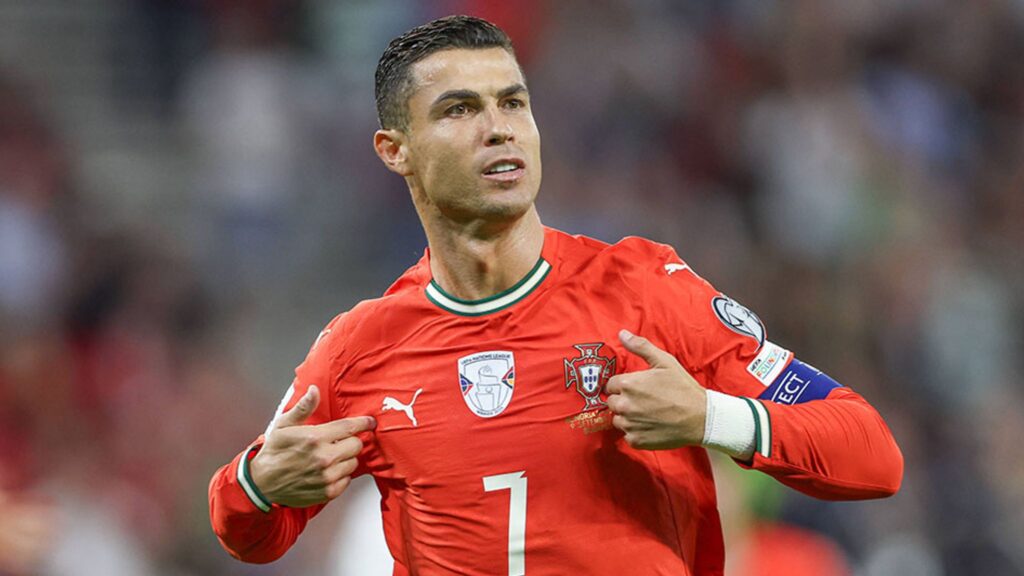 "Cristiano Ronaldo could play in 2030 World Cup"- former Man Utd coach says