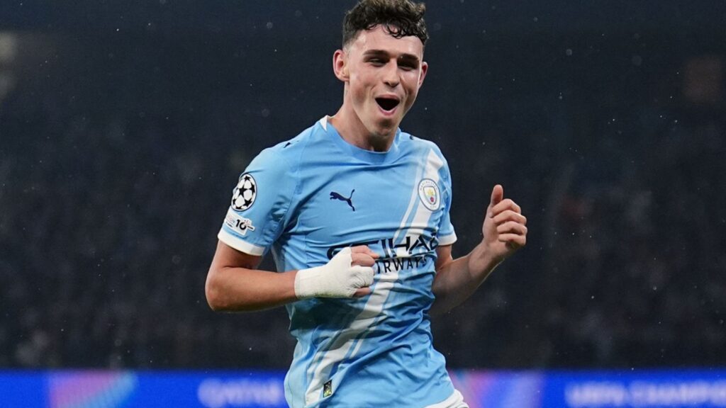 Phil Foden agrees new deal at Man City